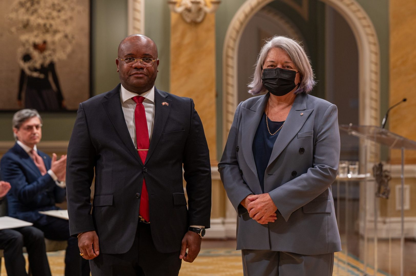 Ottawa, Ontario—Her Excellency the Right Honourable Mary May Simon, Governor General of Canada welcomed six new heads of mission to Canada. Her Excellency Esme Jynet Chombo
High Commissioner for the Republic of Malawi
 
His Excellency Alfredo Fabião Nuvunga
High Commissioner for the Republic of Mozambique    
      
His Excellency Agostinho de Carvalho dos Santos Van-Dúnem
Ambassador of the Republic of Angola
 
Her Excellency Shazelina Binti Zainul Abidin
High Commissioner for Malaysia
 
His Excellency Nikolaj Harris
Ambassador of the Kingdom of Denmark
 
His Excellency Alessandro Cattaneo
Ambassador of the Italian Republic      OTTAWA (Ontario) — Son Excellence la très honorable Mary May Simon, gouverneure générale du Canada, a accueilli six nouveaux chefs de mission au Canada. Son Excellence Esme Jynet Chombo
Haute-commissaire de la République du Malawi
 
Son Excellence Alfredo Fabião Nuvunga
Haut-commissaire de la République du Mozambique
 
Son Excellence Agostinho de Carvalho dos Santos Van-Dúnem
Ambassadeur de la République d’Angola
 
Son Excellence Shazelina Binti Zainul Abidin
Haute-commissaire désignée de Malaisie
 
Son Excellence Nikolaj Harris
Ambassadeur du Royaume du Danemark
 
Son Excellence Alessandro Cattaneo
Ambassadeur de la République italienne Photo By:  MS / Le matc Louis DUBÉ